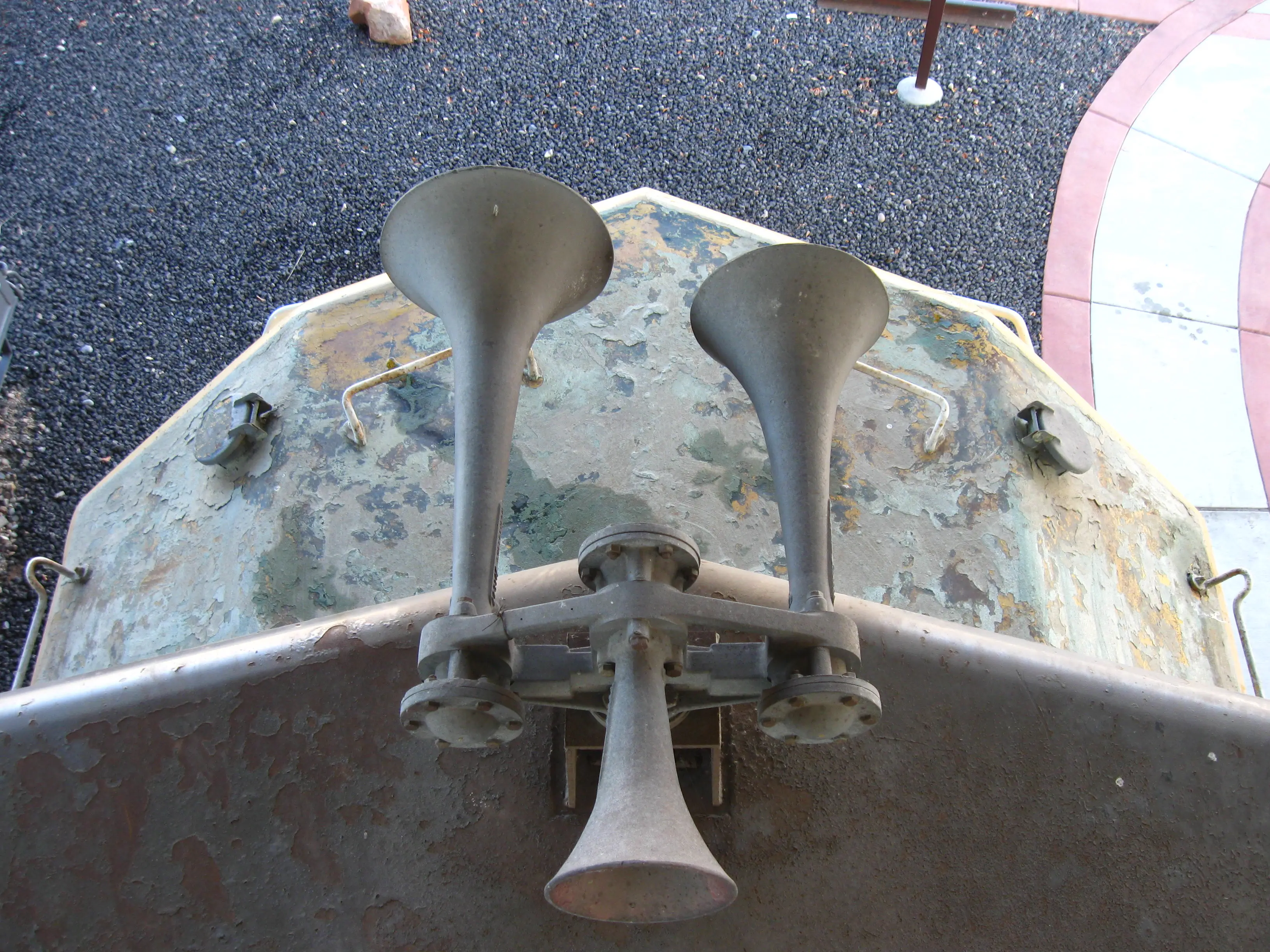 Three-chime air horn on Union Pacific DDA40X locomotive 6916 at Ogden, Utah