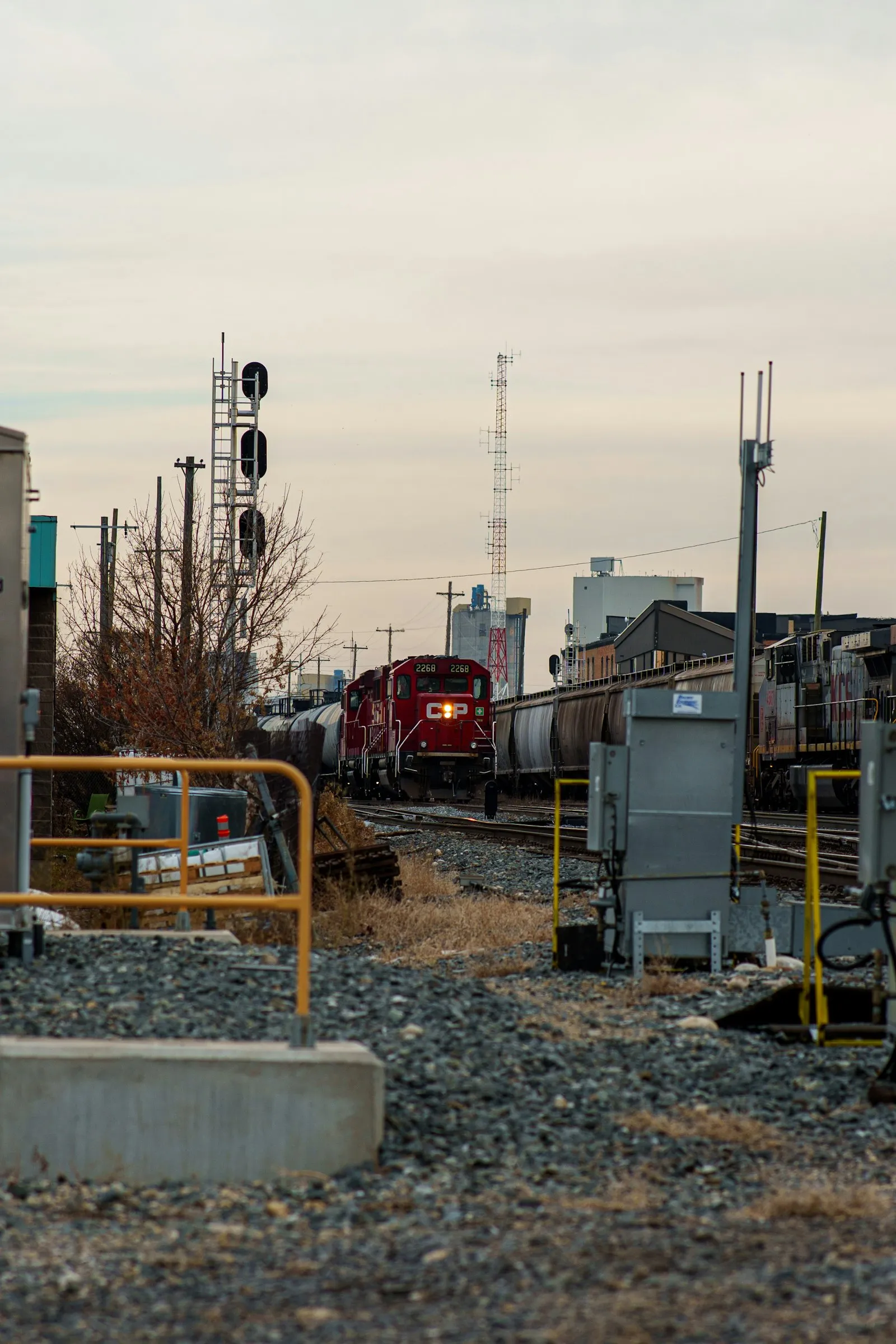 Red freight engine pulling cars — switcher / short-line context where the K3LA appears