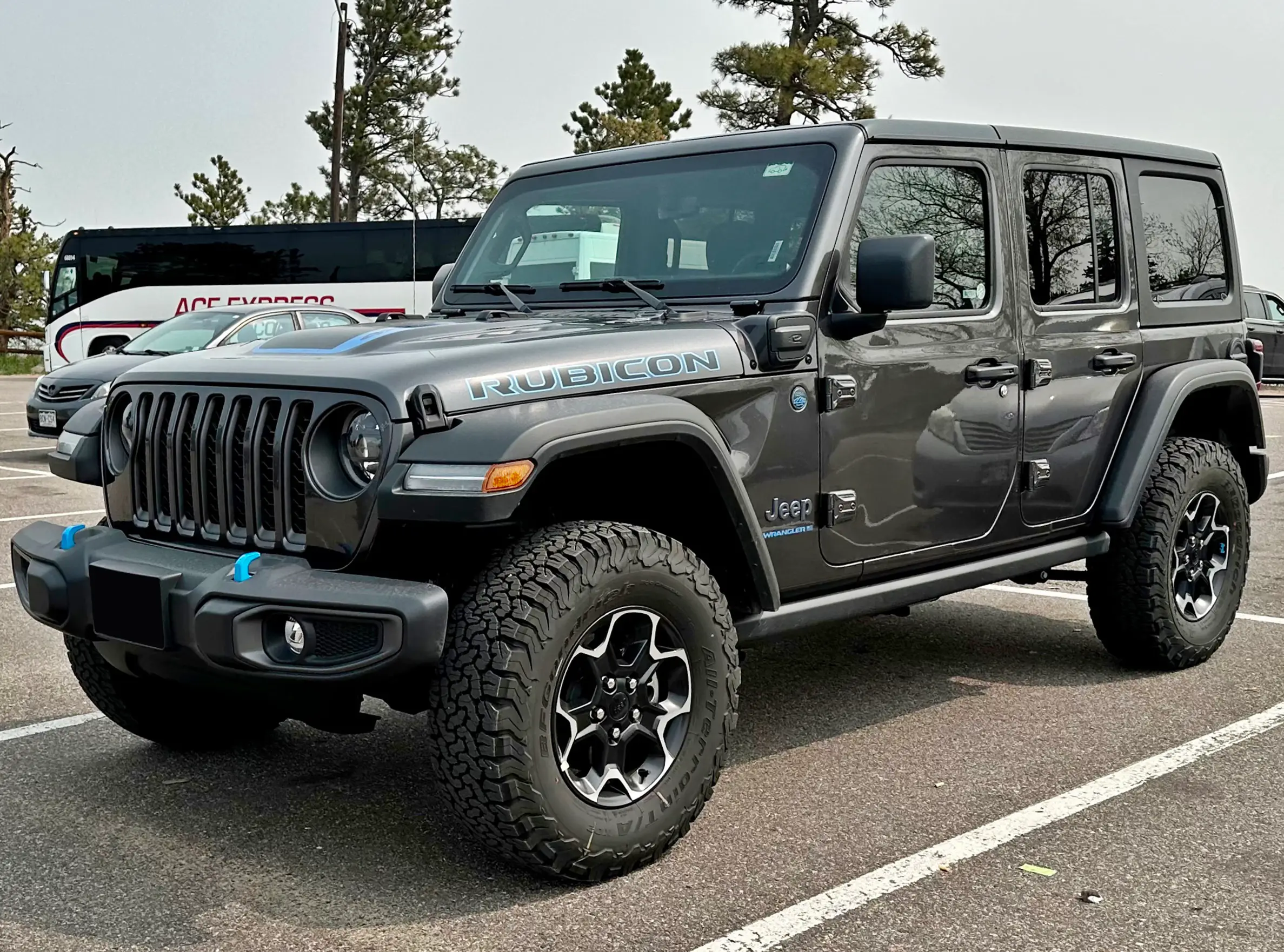 Four-door Jeep Wrangler JL — the platform the Kleinn JL220 train horn kit bolts onto